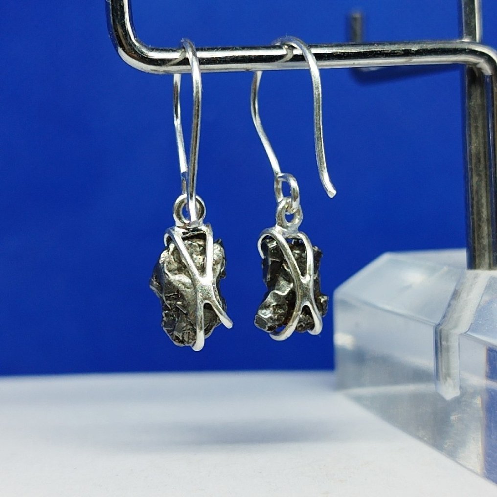 ORECCHINI IN ARGENTO CON METEORITE. Fatti a mano. CAMPO DEL CIELO (Argentina, 4.500 anni). - 4 g #4.3