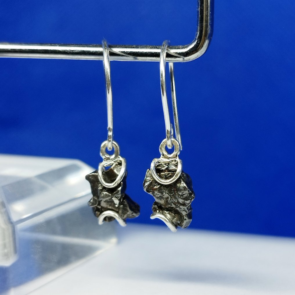 ORECCHINI IN ARGENTO CON METEORITE. Fatti a mano. CAMPO DEL CIELO (Argentina, 4.500 anni). - 4 g #2.1