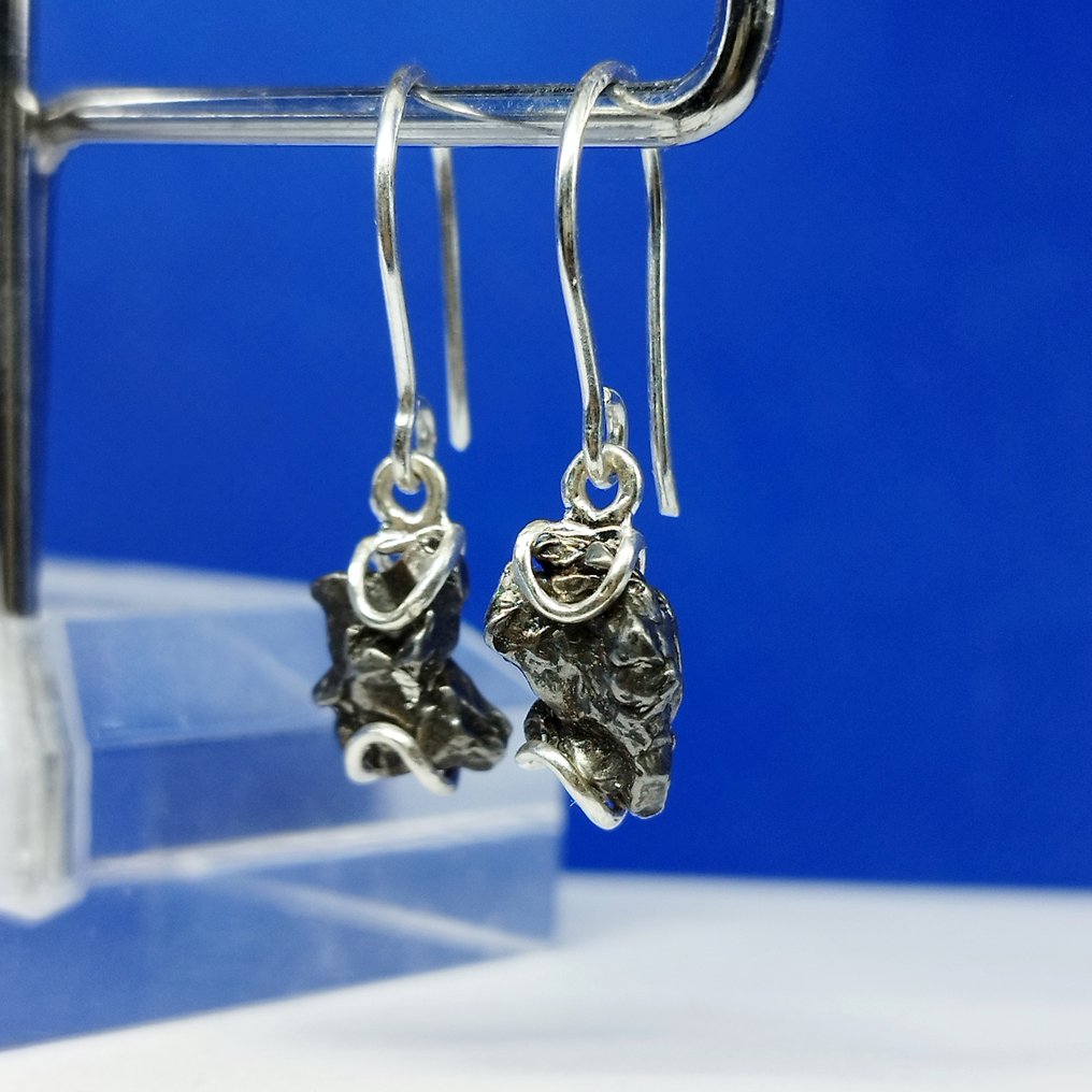 ORECCHINI IN ARGENTO CON METEORITE. Fatti a mano. CAMPO DEL CIELO (Argentina, 4.500 anni). - 4 g #3.2