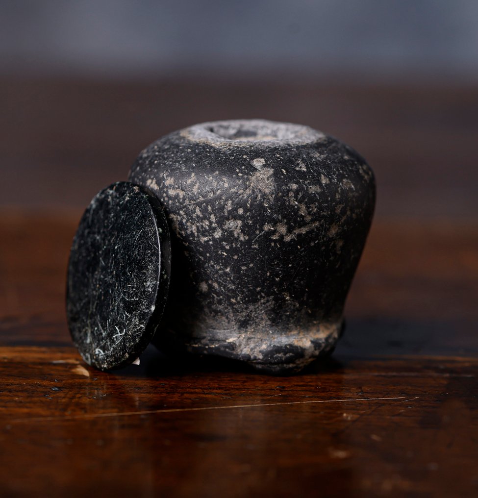 Egito Antigo Vaso de basalto Khôl com sua tampa - 3.7 cm #3.2