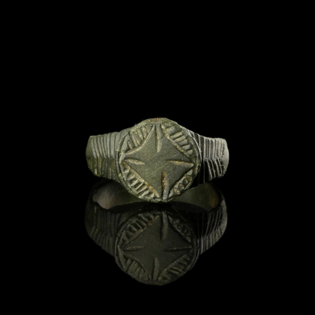 Μεσαιωνική, εποχή σταυροφόρων Μπρούντζος Δαχτυλίδι με αστέρι της Βηθλεέμ και φοίνικα  (χωρίς τιμή ασφαλείας) #2.1