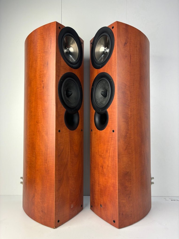 KEF IQ7 ⚠️注意⚠️ペア(1/2) KEF IQ7 ⚠️注意⚠️ペア(1/2)