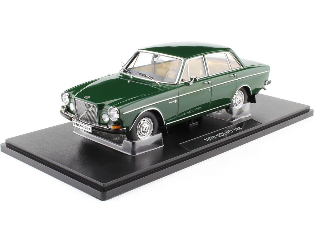 Triple 9 Collection 1:18 - Model sedan - Volvo 164 1970 #1.0