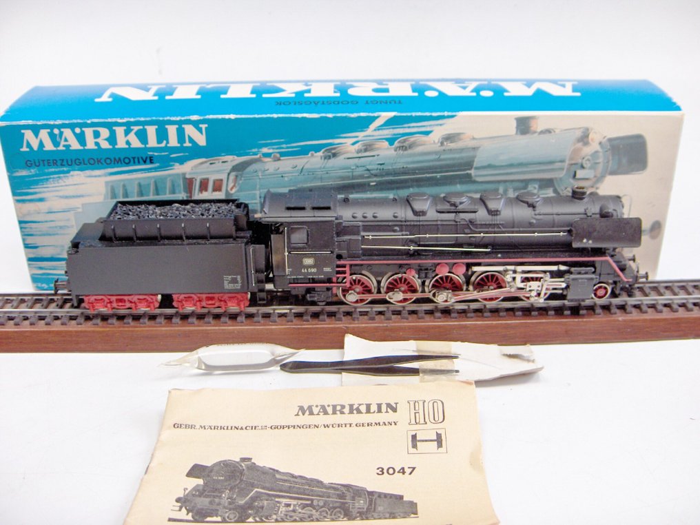 Märklin H0 - 3047.3 - Ατμομηχανή με όχημα μεταφοράς (1) - BR 44 με τέλεξ και γεννήτρια καπνού - DB #2.2