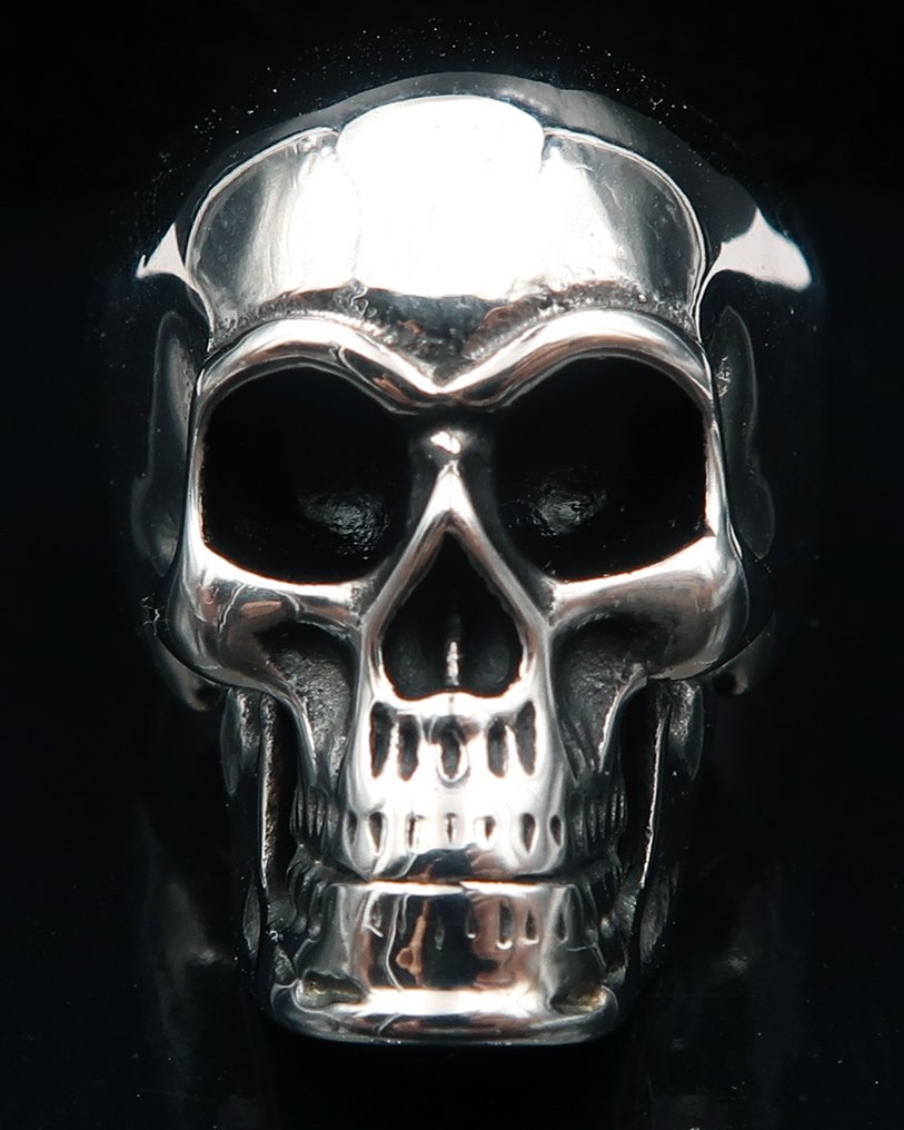 Δαχτυλίδι του Σκελετού, Σιωπηλός Φύλακας: Προστασία και Πνευματική Νίκη. - Δαχτυλίδι #2.1