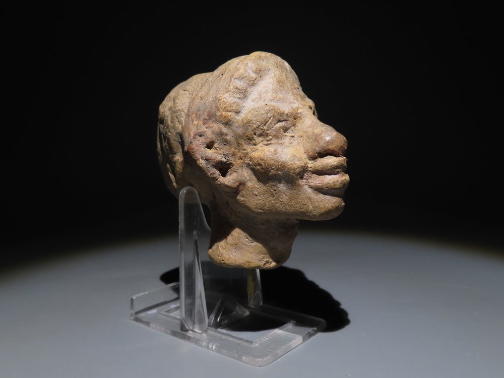 古埃及 Terracotta 怪异的头部。公元前2世纪至公元1世纪。高7.5厘米。 #1.0