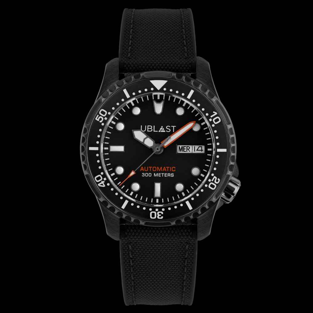 Ublast - Submerged 30 ATM - REF.UBSBM40CBKB - Rubber Strap - Hombre - 2025 #1.0