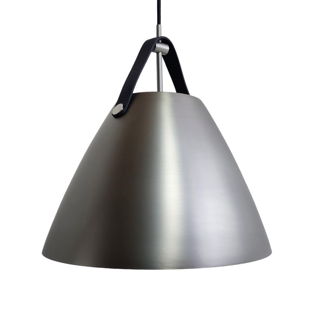 Norldux / Design For The People - Bjørn+Balle - Κρεμαστό φωτιστικό - Strap 36 - Βουρτσισμένο ατσάλι, Δέρμα - Χωρίς αποζημίωση #1.0