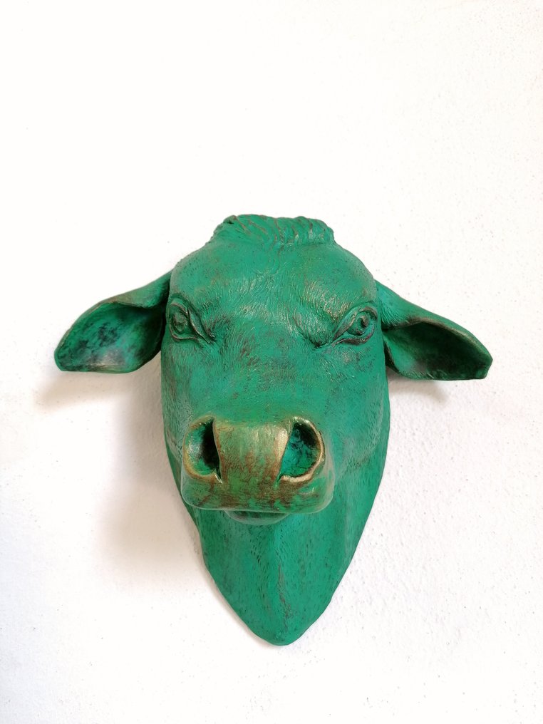 Vanessa Bonino - Sculpture, Bull-bronze effect - 24 cm - Patinated plaster - 2024 #1.2