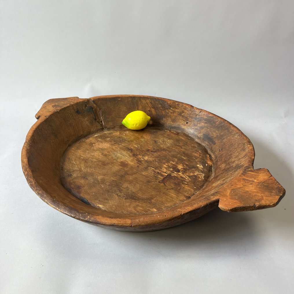 Schaal Antique wooden hand carved dough bowl Hout Catawiki