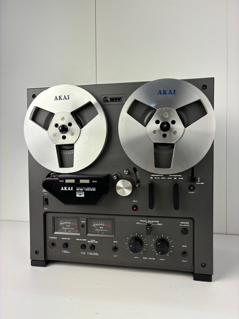 Akai GX215D Glass & XTal Ferrite Head 4 track Reel to reel deck