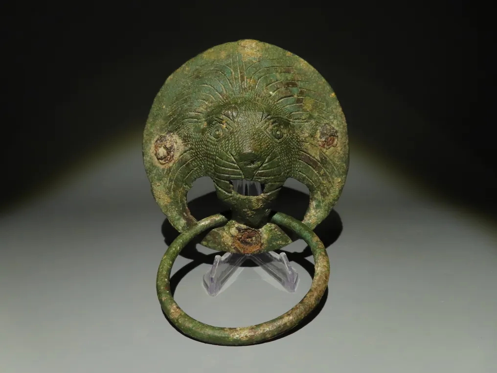 Ancient Roman Bronze Door handle with a lion effigy. 3rd century AD. 17.2 cm height. #1.0