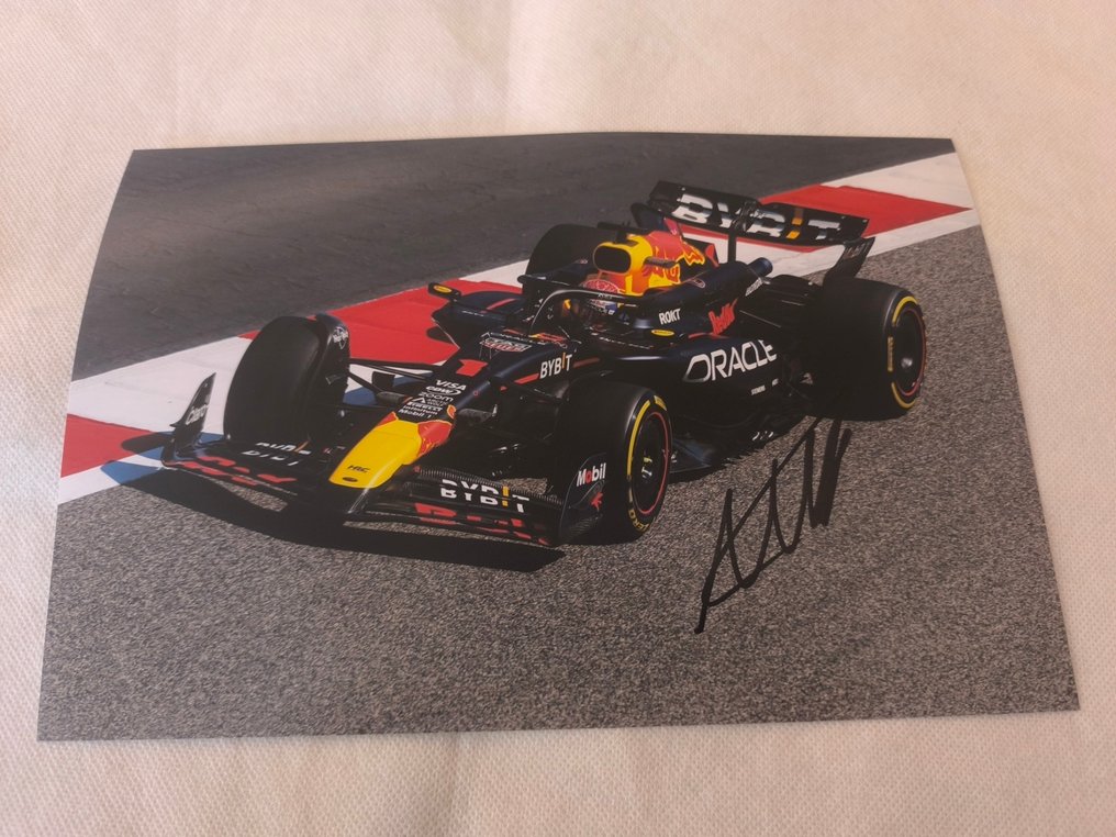 Red Bull Racing - Max Verstappen - 2024 - Photograph  #3.1