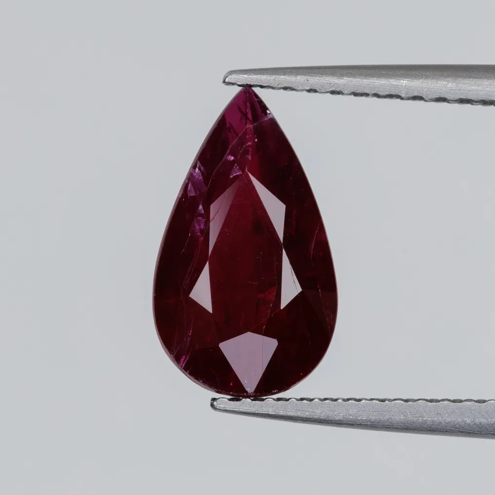 Red Ruby  - 2.01 ct - Lotus Gemology #1.0