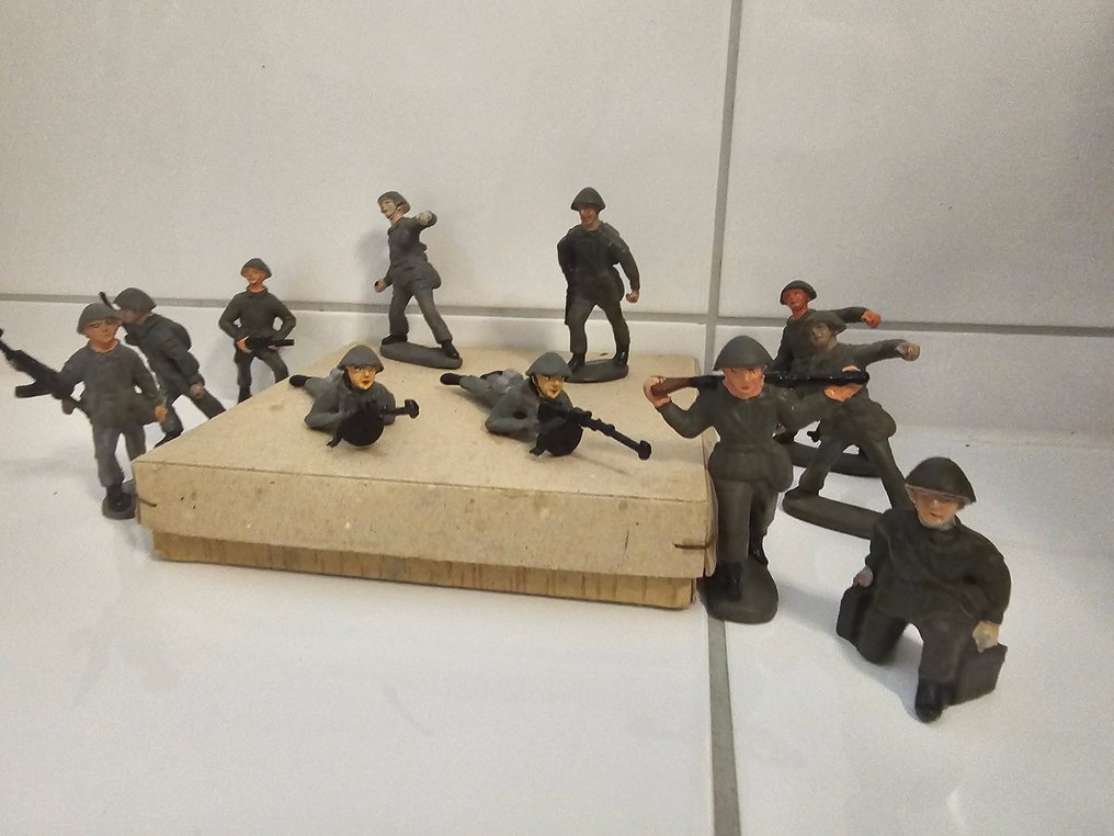 Militärfiguren DDR - Figurka - Soldaten VEB DDR  (11) - Guma #2.1