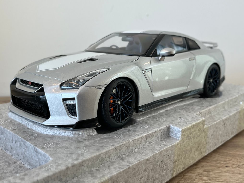 Motorhelix 1:18 - 模型運動車 - Nissan GT-R (R35) 50th Anniversary #2.2