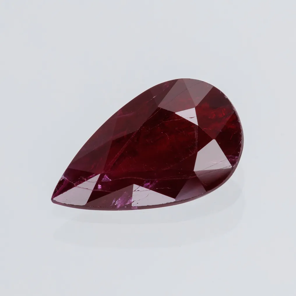Red Ruby  - 2.01 ct - Lotus Gemology #2.1