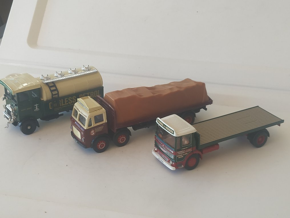 Corgi 1:48 - Model truck  (4) - Original Corgi Toys Issues Mint Leyland 8-Wheeled Octopus Smith Services Truck No.C4501 & Albion - C9131 & Mint A.E.C. 508 Carless Petrol 5-Ton Forward Control Lorry No. 9504 #3.1