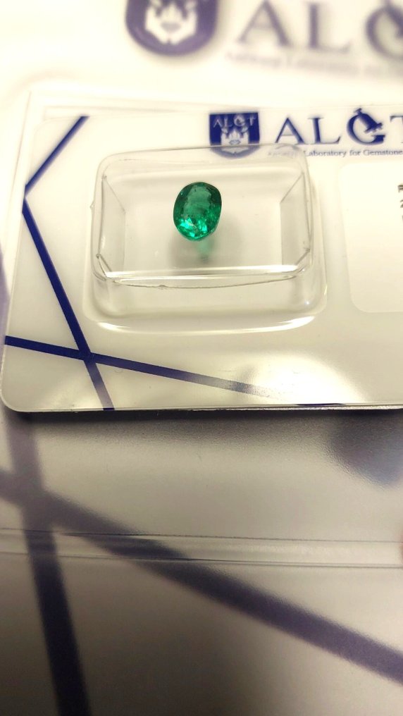 1 pcs Green Emerald - 0.87 ct - Antwerp Laboratory for Gemstone Testing (ALGT) #2.1