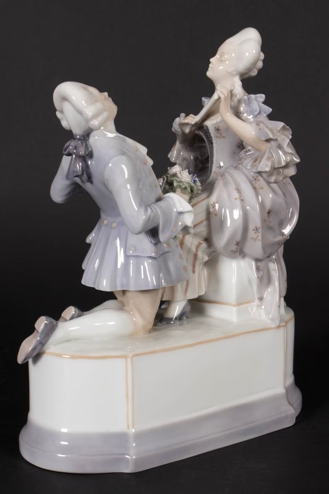 Royal Copenhagen - Christian Thomsen - Figuuri - 'Lady & Beau' - Posliini #2.2