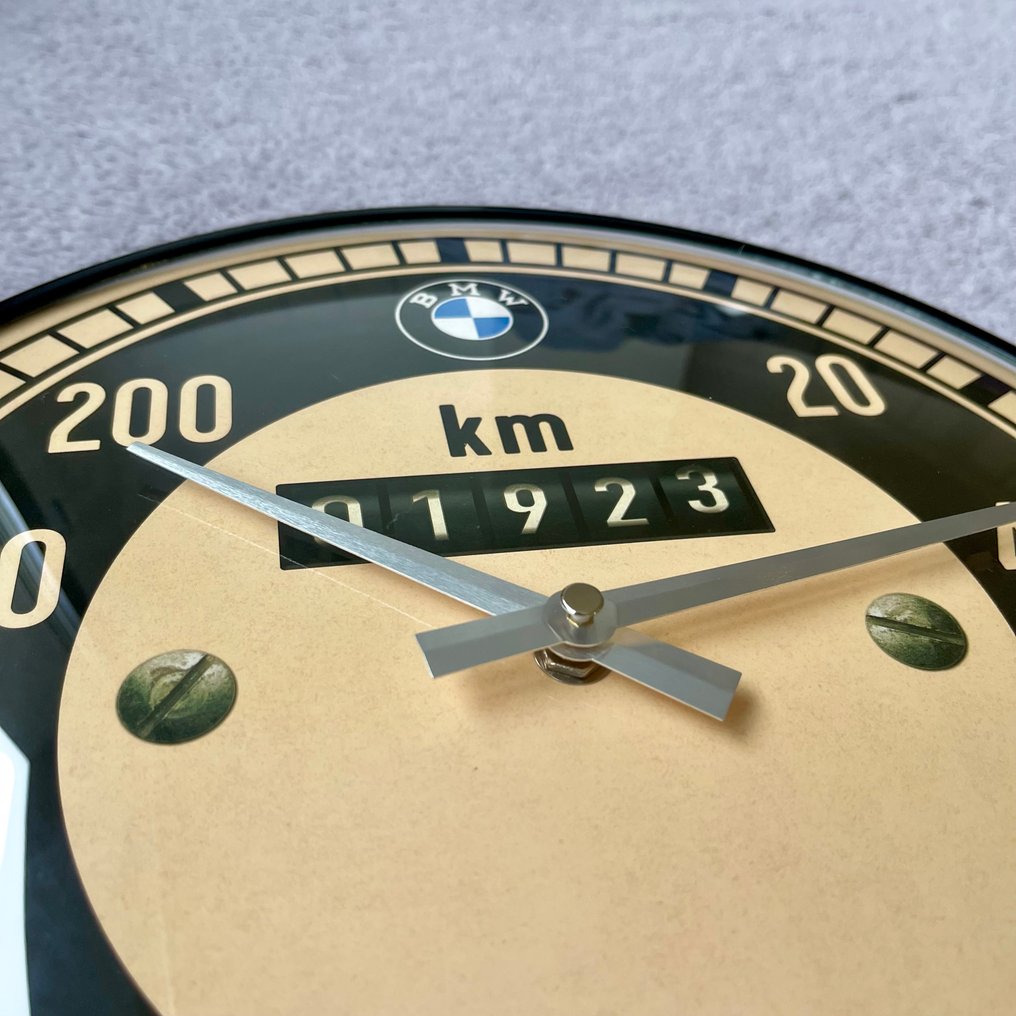 Väggklocka -   Aluminium, Glas - 2020+ - BMW #2.1