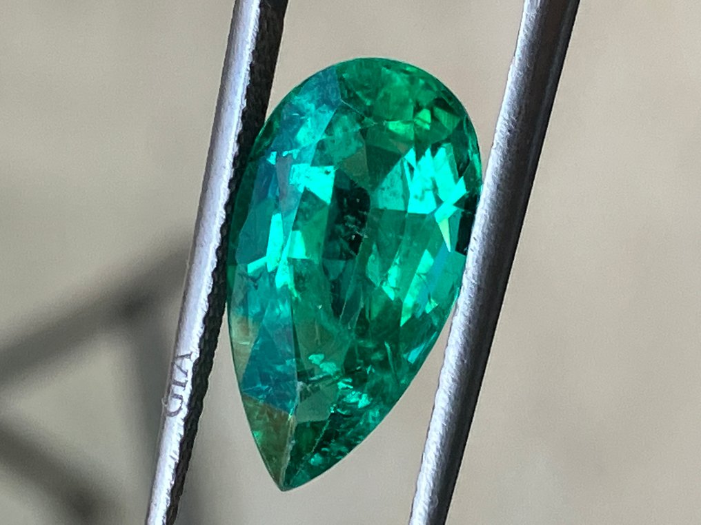 1 pcs  Zöld Smaragd  - 4.82 ct - Amerikai Gemmológiai Intézet (GIA) #4.3