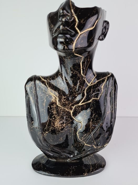 Santicri - Tired Face Black & Gold Marble #1.0