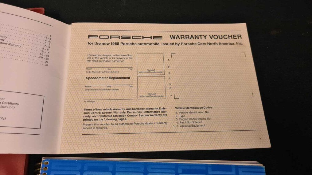 - - PORSCHE 911 CARRERA POUCH + DOCUMENTS (USA MODEL) - 1985-1985 #2.1
