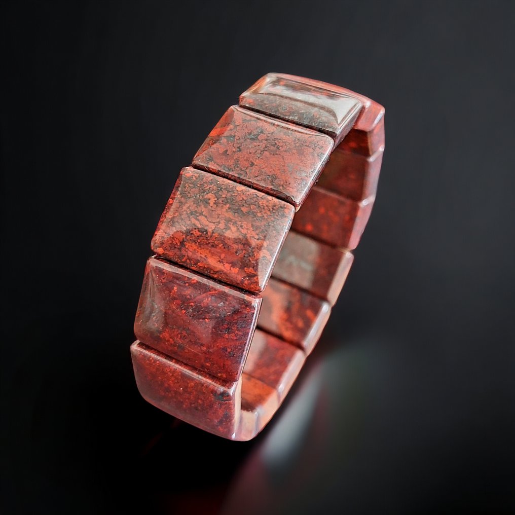 Dark red brecciated jasper of fine craftsmanship. Unpolished natural stone. - Height: 2 cm - Width: 0.5 cm- 63 g #1.0