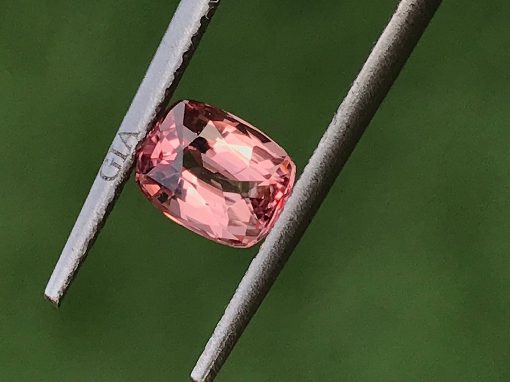 1 pcs Narancssárga, Rózsaszín Zafír padparadscha - 1.05 ct - Amerikai Gemmológiai Intézet (GIA) #1.0