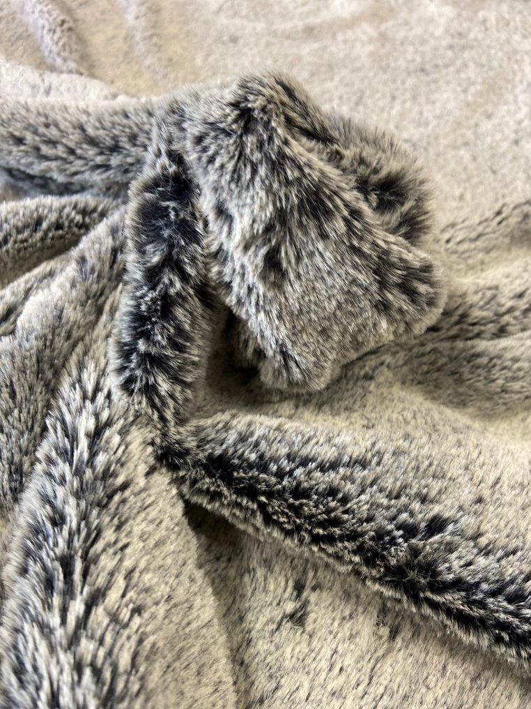 Une coupe spectaculaire de pelliccia ultra douce fabriquée en Italie. - Tissu d’ameublement - 500 cm - 145 cm #3.2
