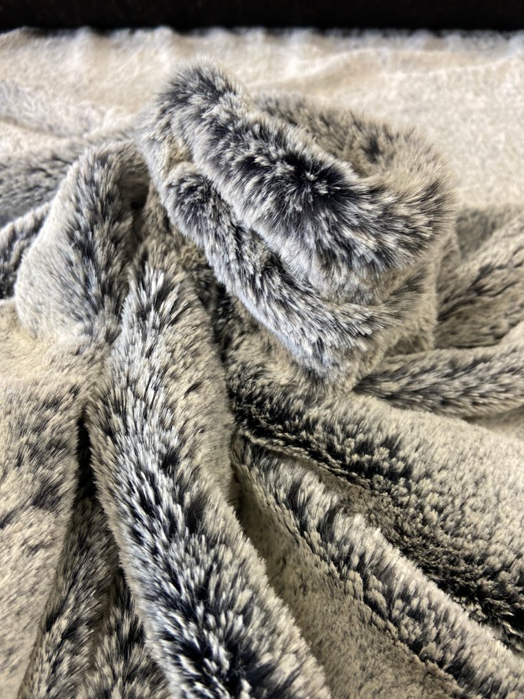 Une coupe spectaculaire de pelliccia ultra douce fabriquée en Italie. - Tissu d’ameublement - 500 cm - 145 cm #4.3
