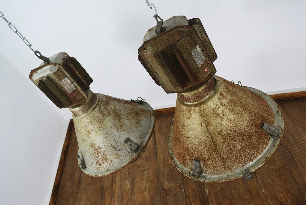 Mesko - Κρεμαστό φωτιστικό - Χάλυβας, Γυαλί - Δύο πολωνικά βιομηχανικά φώτα. #2.1