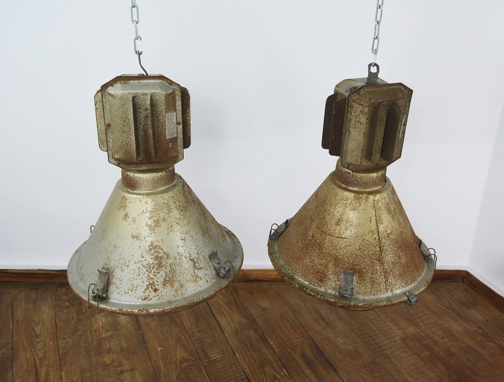 Mesko - Κρεμαστό φωτιστικό - Χάλυβας, Γυαλί - Δύο πολωνικά βιομηχανικά φώτα. #3.2
