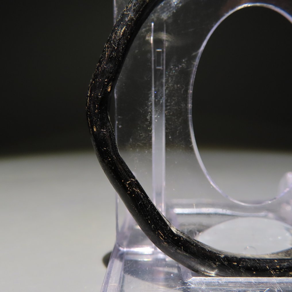 Αρχαία Ρωμαϊκή Γυαλί Βραχιόλι. 1ος-3ος αιώνας μ.Χ. Διάμετρος 5,4 cm.  (χωρίς τιμή ασφαλείας) #2.1