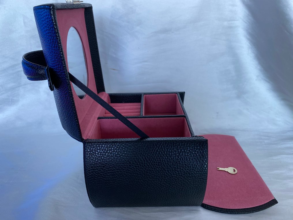 Sieradendoos - Reis met losse scheidingssystemen en een stijlvol handtasje met opbergmogelijkheden. - Glamour #4.3