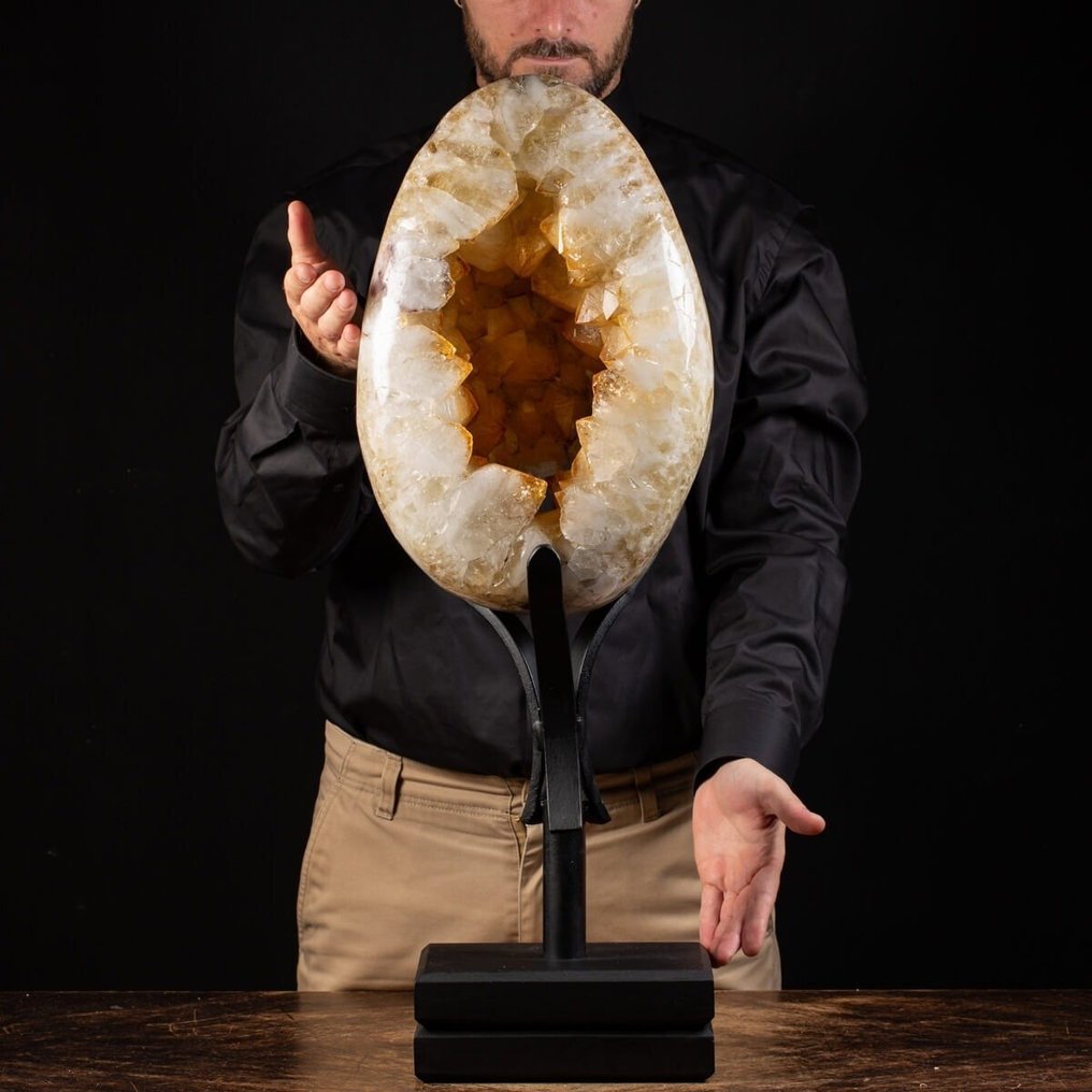 Madeira Quarz - Geode on Custom Base - Giant Citrine Quartz Egg - - Altezza: 740 mm - Larghezza: 220 mm- 24900 g #1.0
