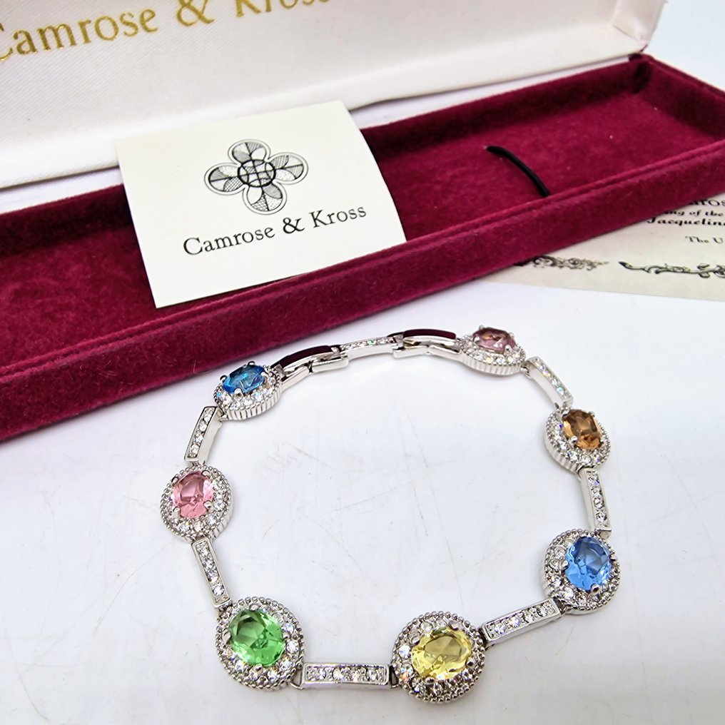 Jacky 收到 JFK 为她生日送的礼物，由 Jack 送出。 - 手镯 - 水晶宝石 #2.1