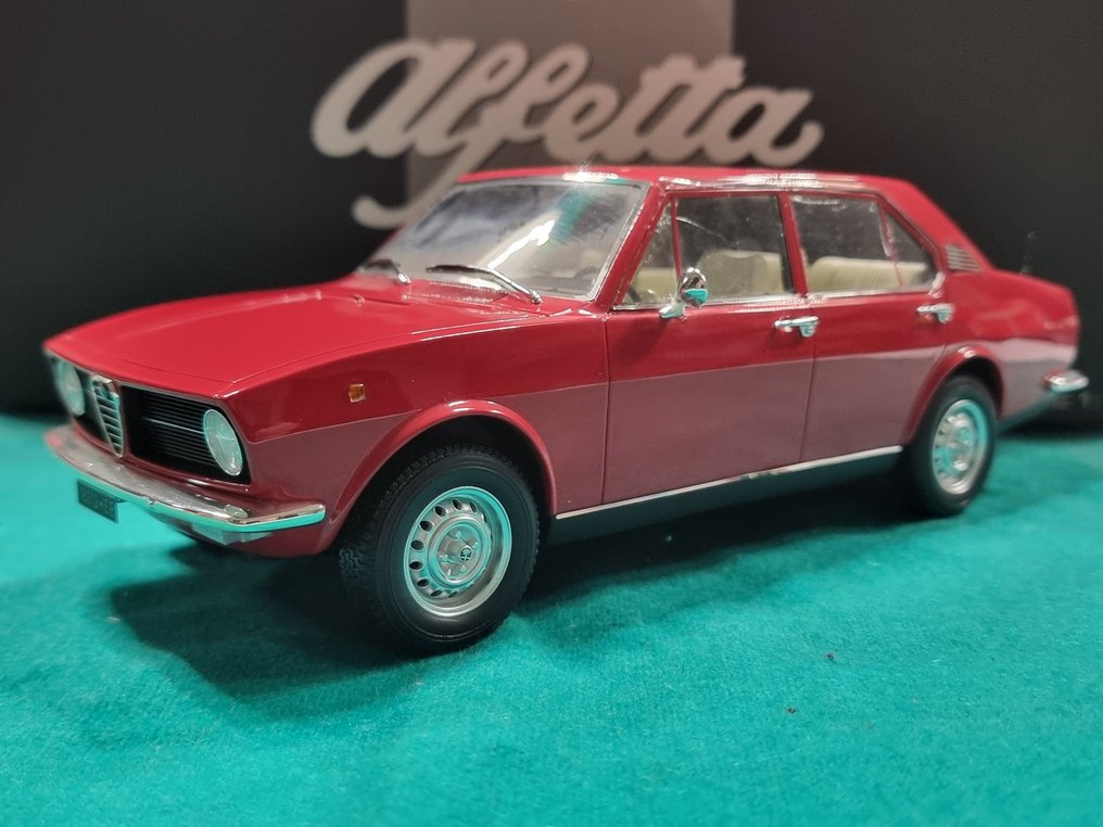 TSM Model 1:18 - Model sedan - Alfa Romeo Alfetta 1600 #2.1