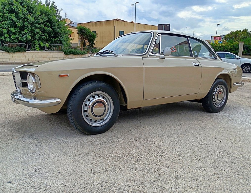 Alfa Romeo - Giulia GT Scalino - 1970 #1.0
