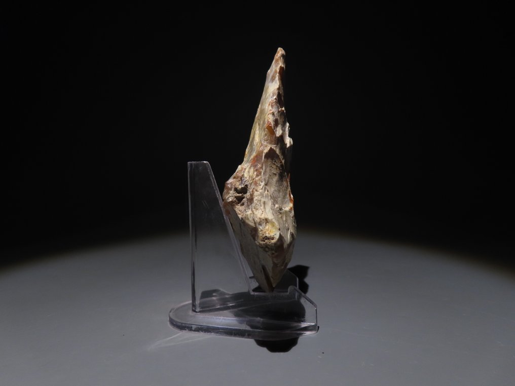 Europe Flint Hand axe - knife. 10,5 cm H. Neolithic, 6000 - 4000 BC  (No reserve price) #3.2