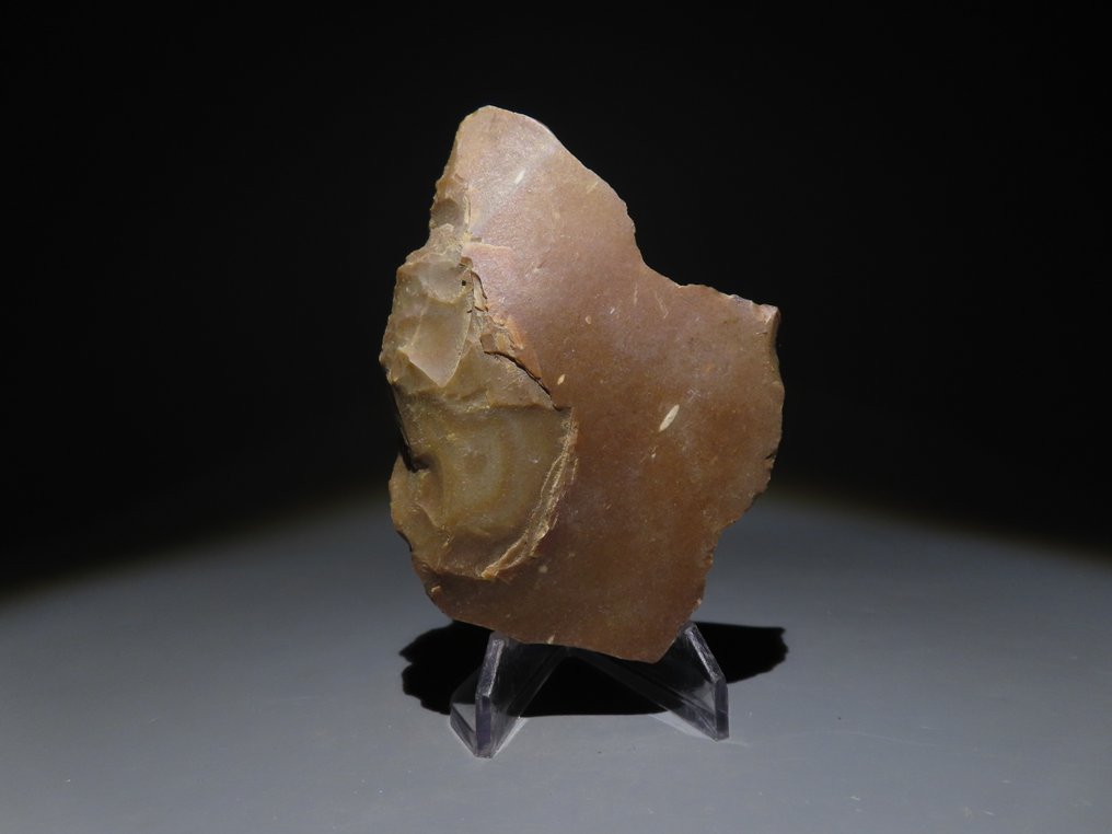 Europe Flint Hand axe - knife. 10,5 cm H. Neolithic, 6000 - 4000 BC  (No Reserve Price) #2.1