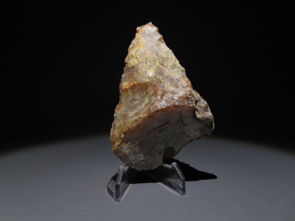 Europe Flint Hand axe - knife. 10,5 cm H. Neolithic, 6000 - 4000 BC  (No reserve price) #2.1