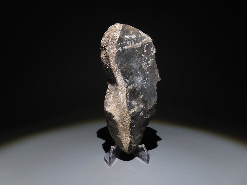 Europe Flint Hand axe - knife. 14,5 cm H. Neolithic, 6000 - 4000 BC  (No reserve price) #1.0