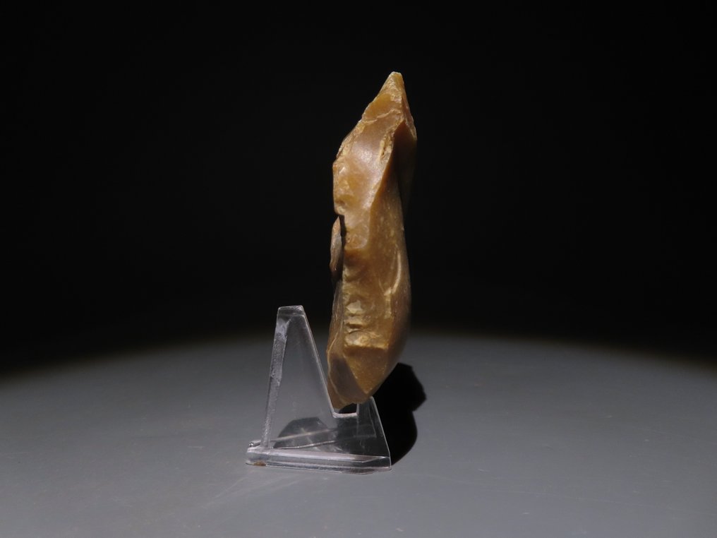 欧洲 燧石 手斧 - 刀。高 7.8 厘米。新石器时代,公元前 6000 - 4000 年 (没有保留价) #2.1