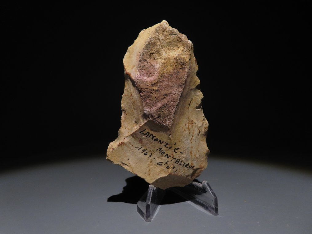 Europa Vuursteen Handbijl - mes. 11,3 cm H. Neolithicum, 6000 - 4000 v.Chr. (Zonder Minimumprijs) #1.0