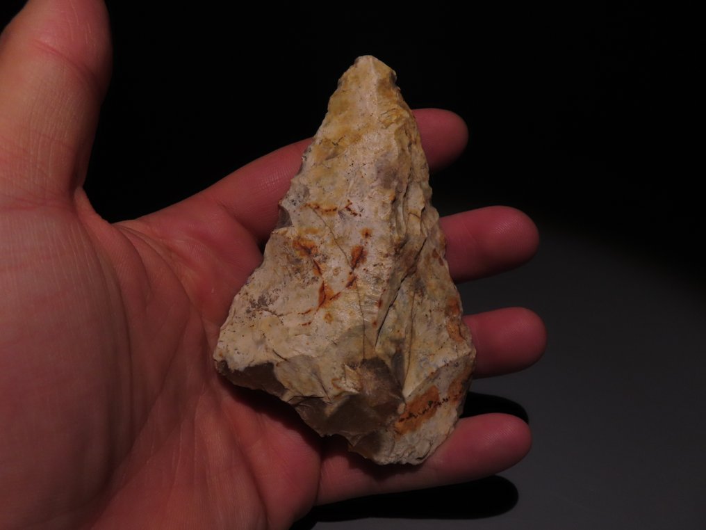 Europe Flint Hand axe - knife. 10,5 cm H. Neolithic, 6000 - 4000 BC  (No reserve price) #4.3