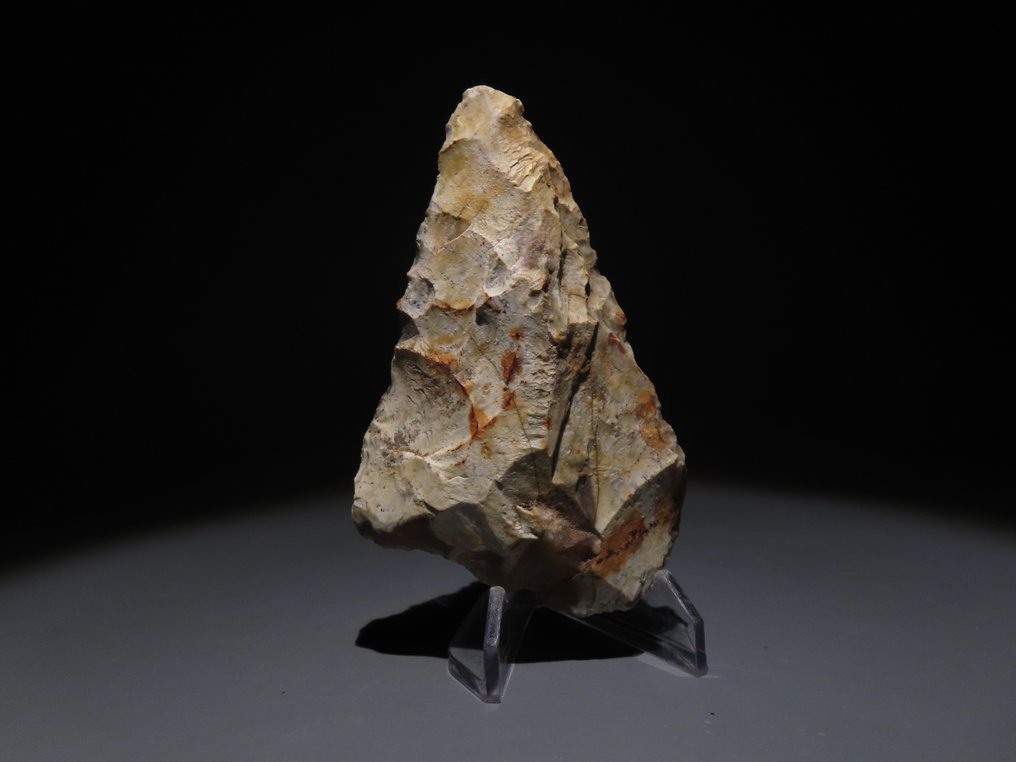 Europe Flint Hand axe - knife. 10,5 cm H. Neolithic, 6000 - 4000 BC  (No reserve price) #1.0