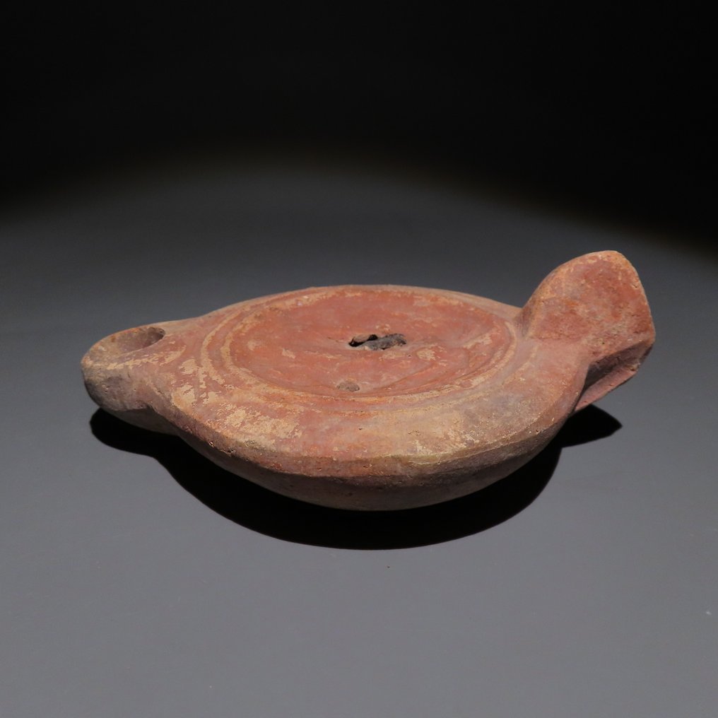 Αρχαία Ρωμαϊκή Terracotta Λυχνία πετρελαίου με Βικτώρια. 1ος - 3ος αιώνας μ.Χ. Μήκος 12,2 εκ. #4.3