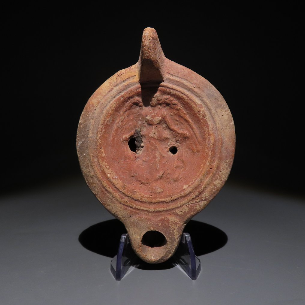 Αρχαία Ρωμαϊκή Terracotta Λυχνία πετρελαίου με Βικτώρια. 1ος - 3ος αιώνας μ.Χ. Μήκος 12,2 εκ. #1.0
